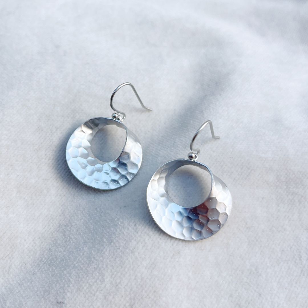 NEW! HAMMERED CURL EARRINGS