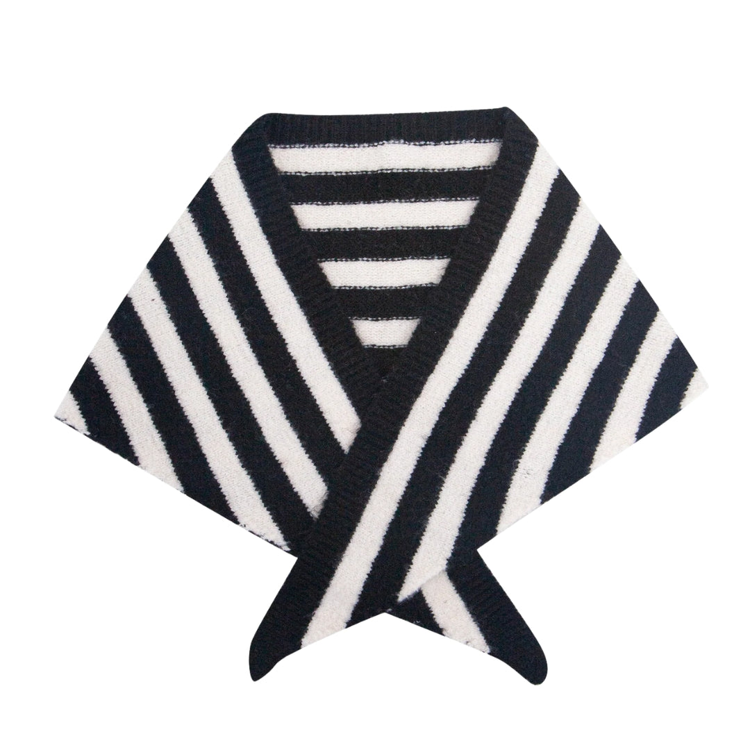 TRIANGLE SCARF