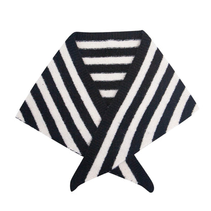 TRIANGLE SCARF
