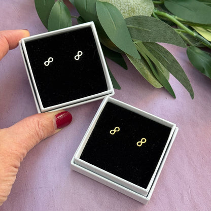 NEW! INFINITY STUD EARRINGS