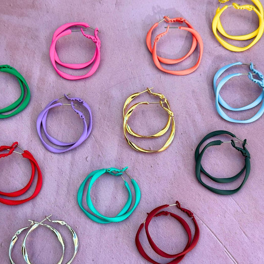 TWISTY HOOPS