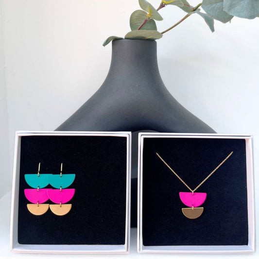 NEW! LOLA TULIP NECKLACE & EARRINGS SET