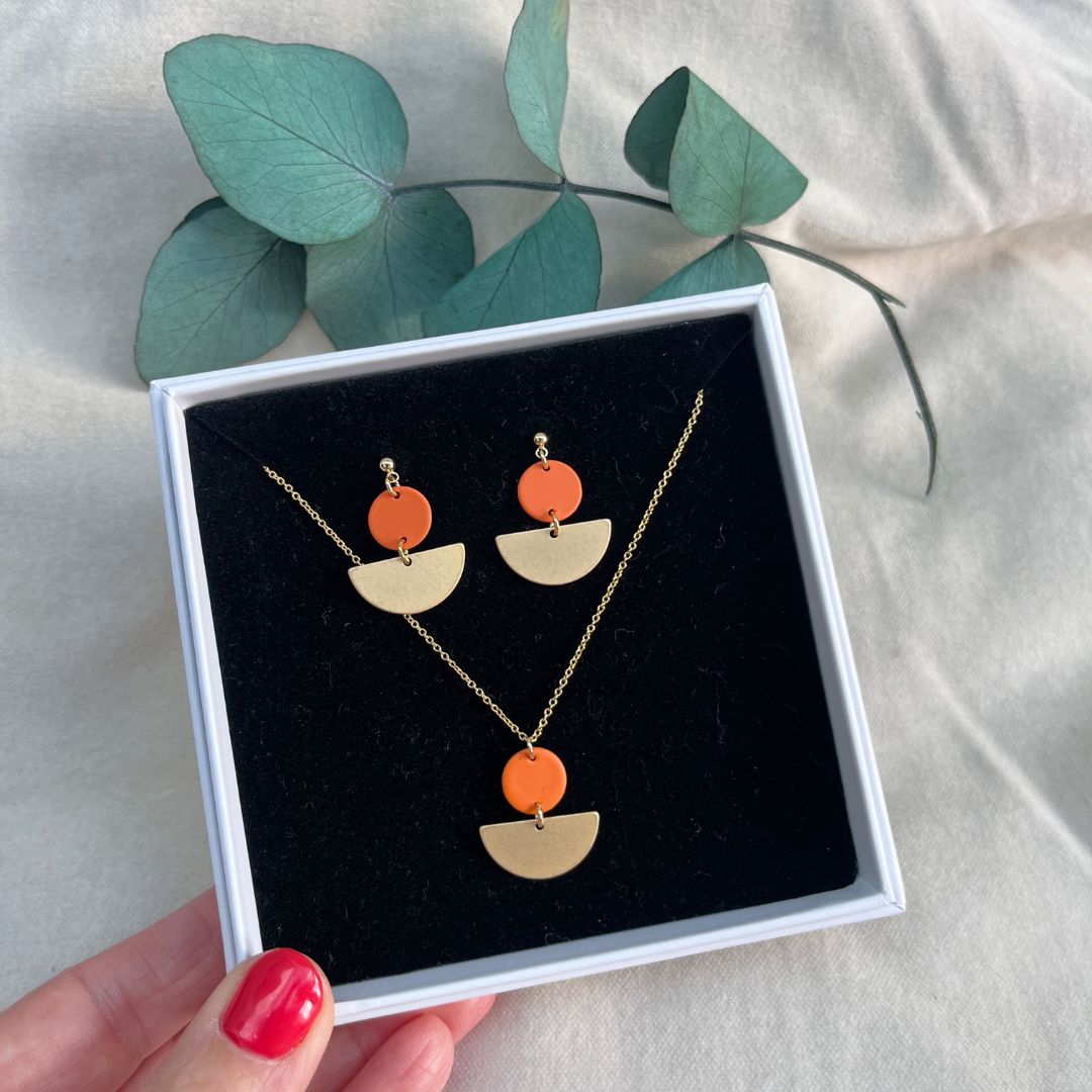 LOLA NECKLACE & EARRING SETS