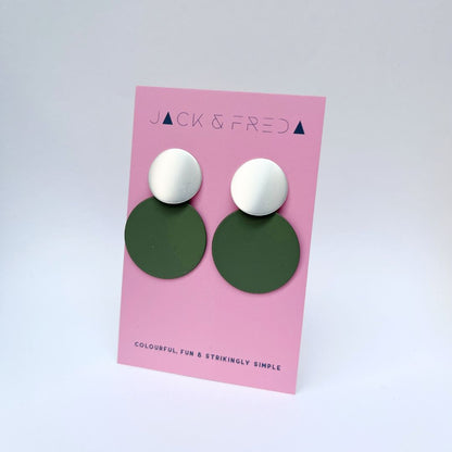 Matte Disc earrings in silver with olive discs