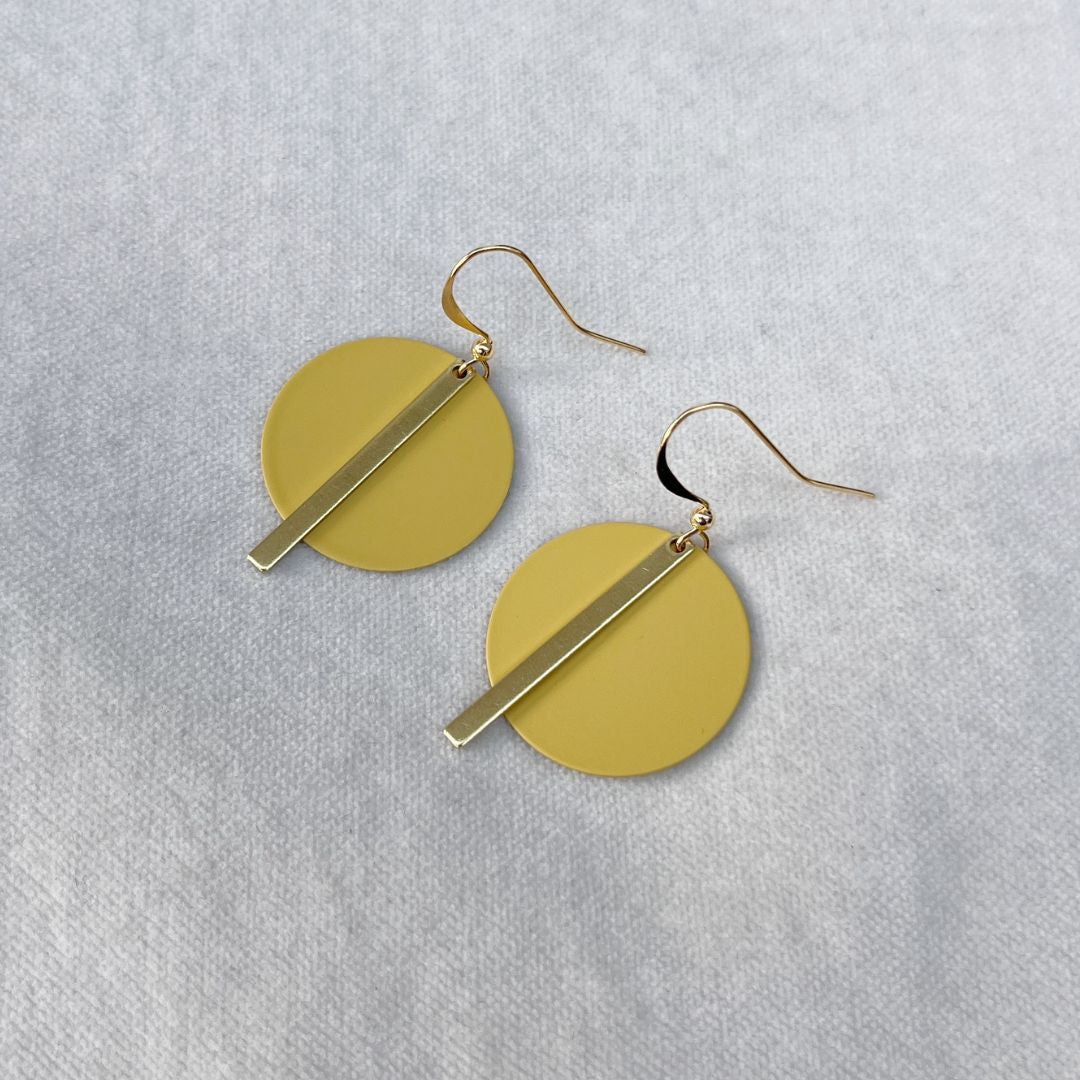 Solar earrings in mustard
