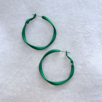 NEW! TWISTY HOOPS