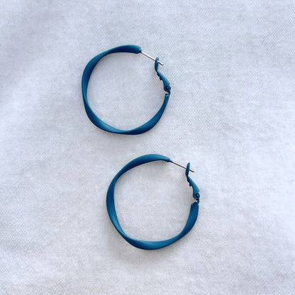 NEW! TWISTY HOOPS